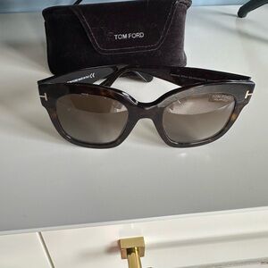 Tom Ford Women's Brown Sunglasses with case polarized